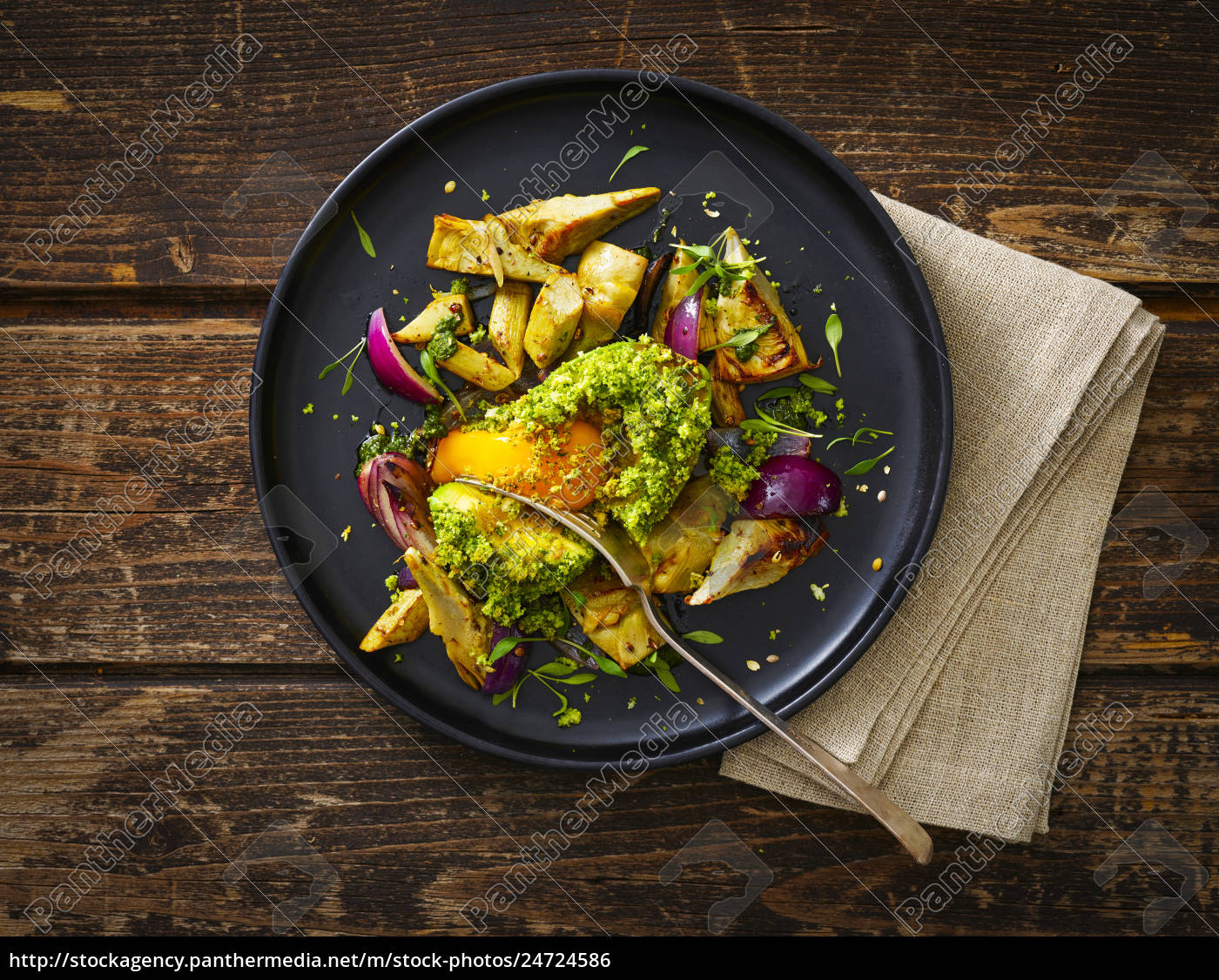 gefüllte avocado ei jakobsmuscheln toast kräuter - Stock Photo ...