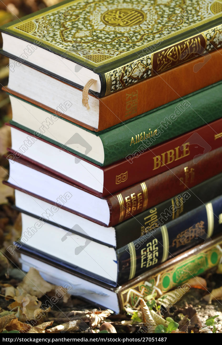 books-of-the-three-monotheistic-religions-lizenzfreies-bild