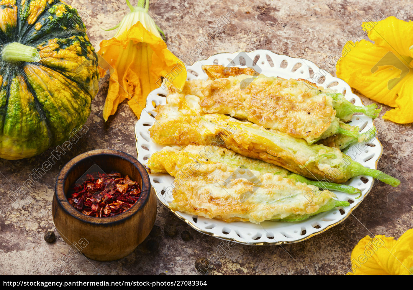 Gebratene gefüllte Zucchini-Blumen - Lizenzfreies Foto - #27083364 ...