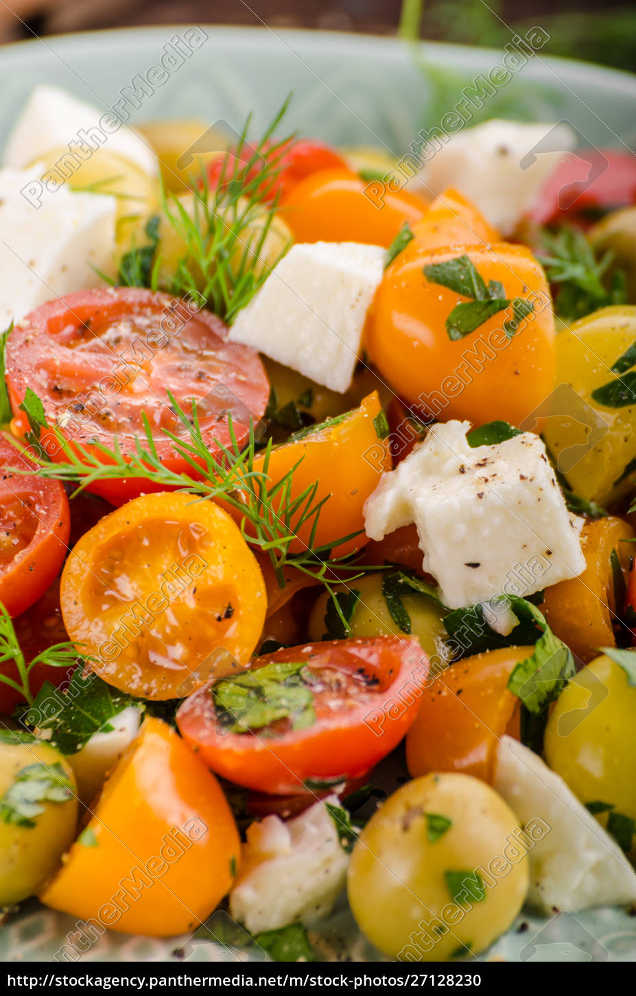 Frische Tomaten Oliven Salat Feta Käse - Stock Photo - #27128230 ...