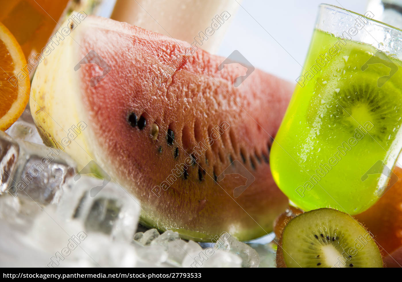 variety-of-cold-drinks-summer-background-stockfoto-27793533