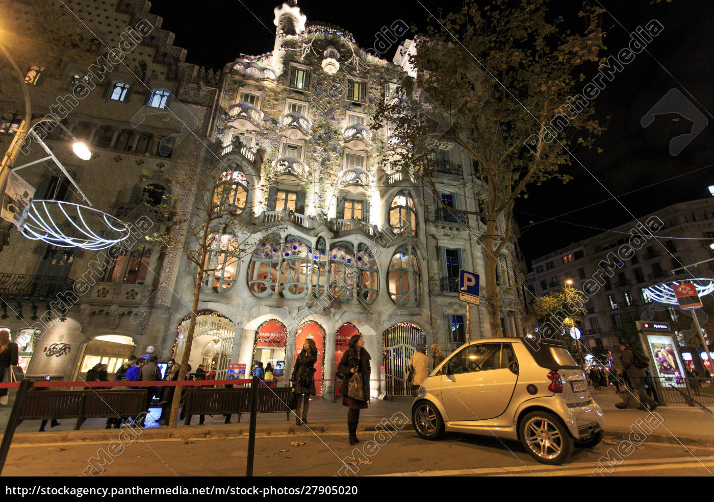 Casa Battlo in downtown Barcelona Spain is one of - Lizenzpflichtiges