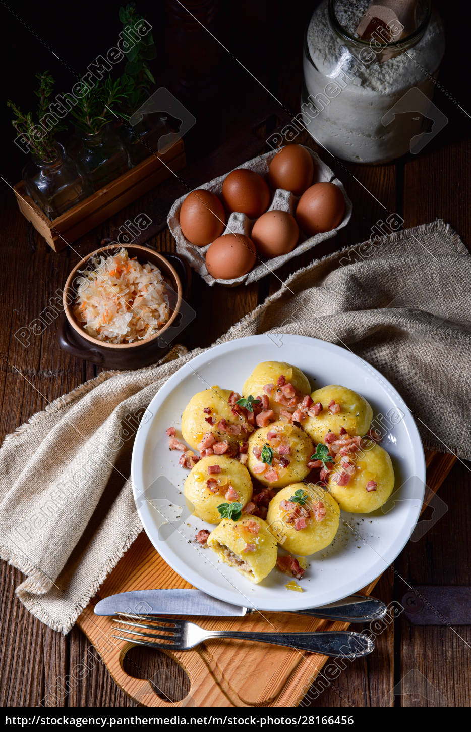 Polnische Knödel mit Fleisch- und - Lizenzfreies Foto - #28166456 ...