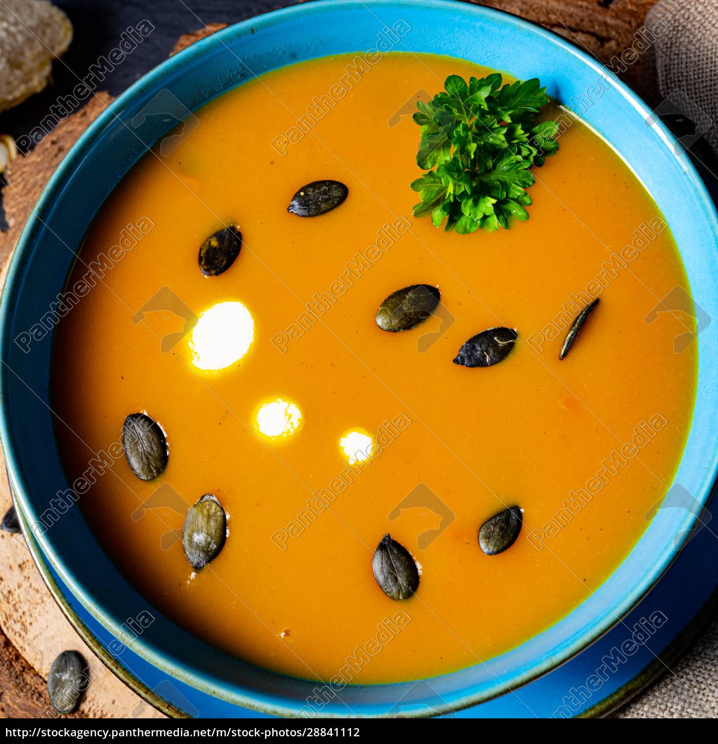 Leckere Cremige Kürbissuppe Mit Kokosmilch - Lizenzfreies Foto ...